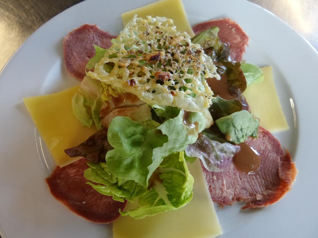 Jura Hotel Restaurant Le Panoramic Сен-Клод Экстерьер фото