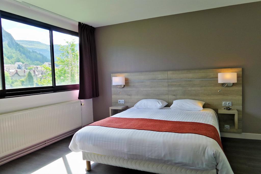 Jura Hotel Restaurant Le Panoramic Сен-Клод Экстерьер фото
